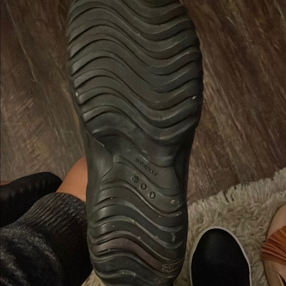 Clarks Brown and Black Winter Boots with Rugged Leather - Picture 3 of 5